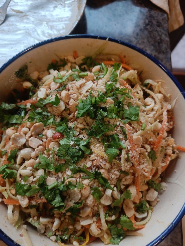 Tasty Papaya Salad cooked by COOX chefs cooks during occasions parties events at home