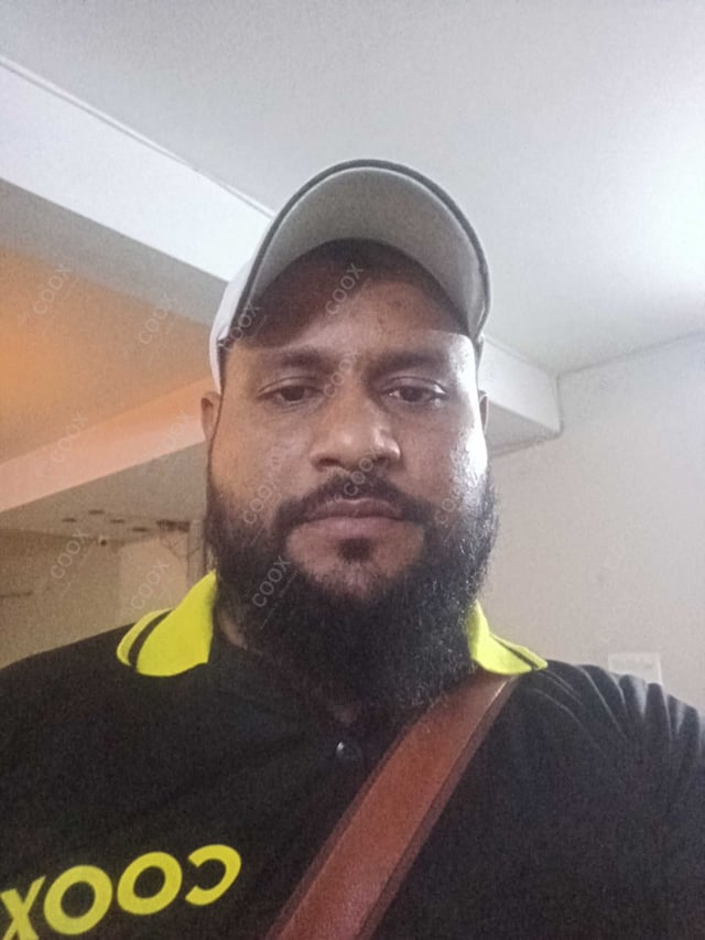 Chef from COOX at bookings. Professional cooks chefs at home