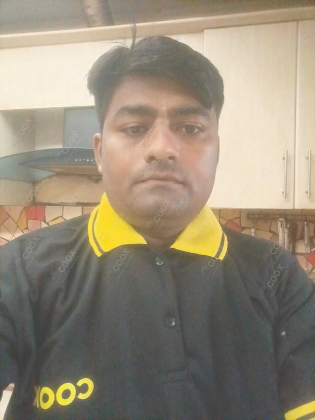 Chef from COOX at bookings. Professional cooks chefs at home