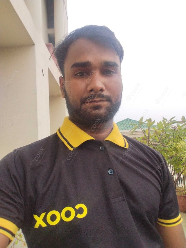 Chef from COOX at bookings. Professional cooks chefs at home