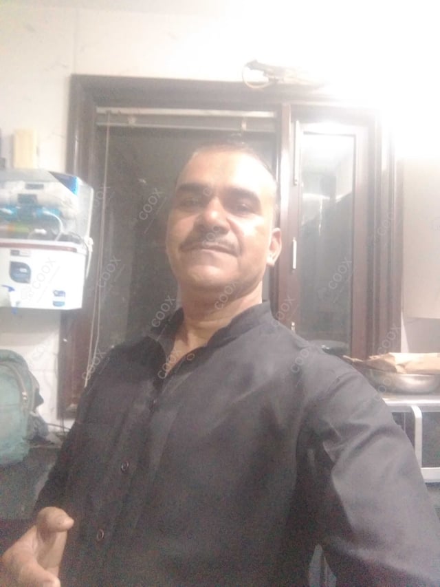 Chef from COOX at bookings. Professional cooks chefs at home