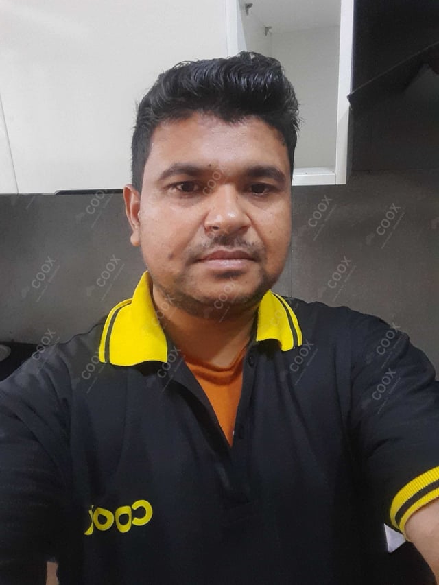 Chef from COOX at bookings. Professional cooks chefs at home