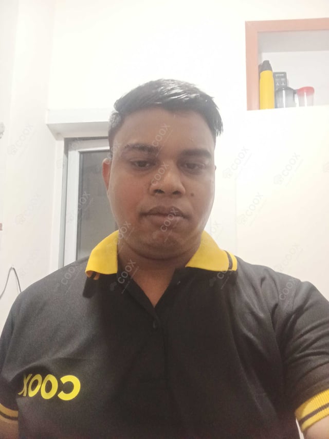 Chef from COOX at bookings. Professional cooks chefs at home