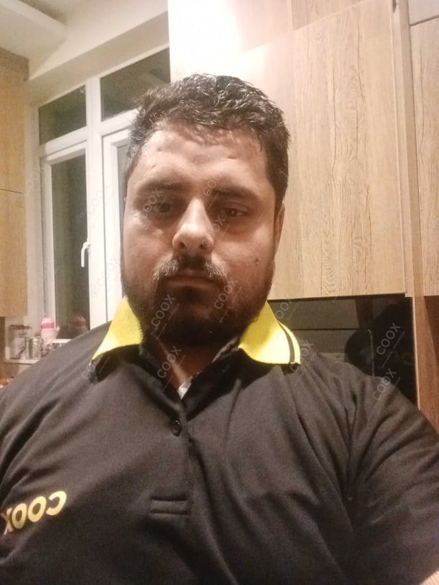 Chef from COOX at bookings. Professional cooks chefs at home