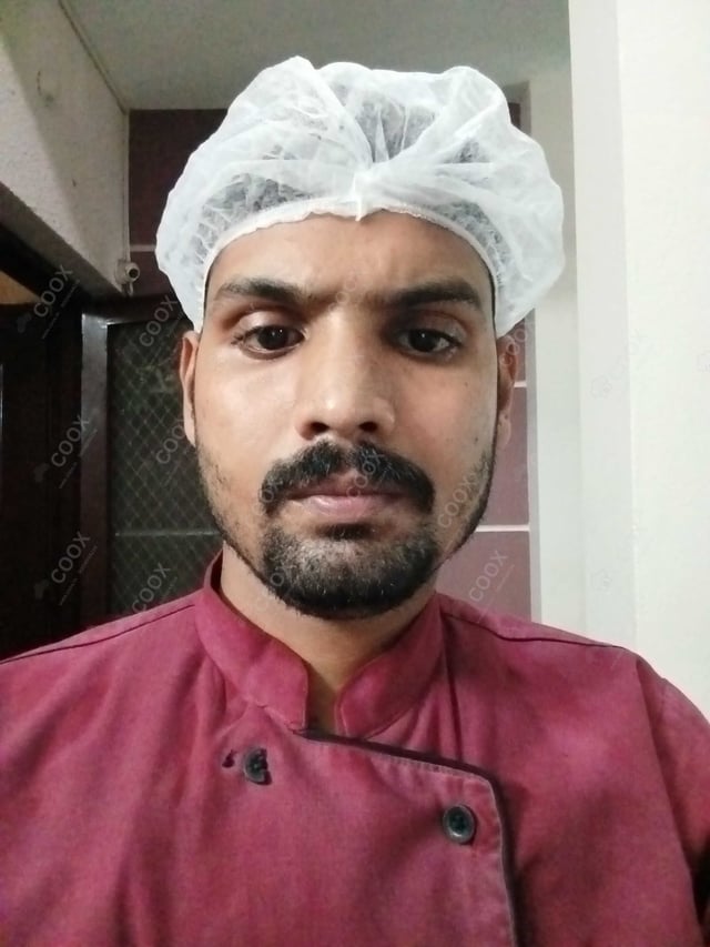 Chef from COOX at bookings. Professional cooks chefs at home