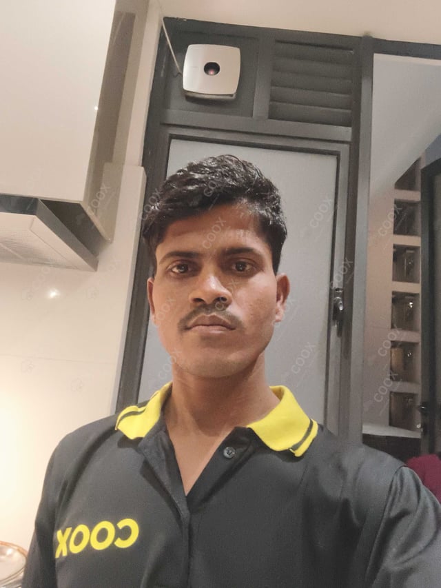 Chef from COOX at bookings. Professional cooks chefs at home