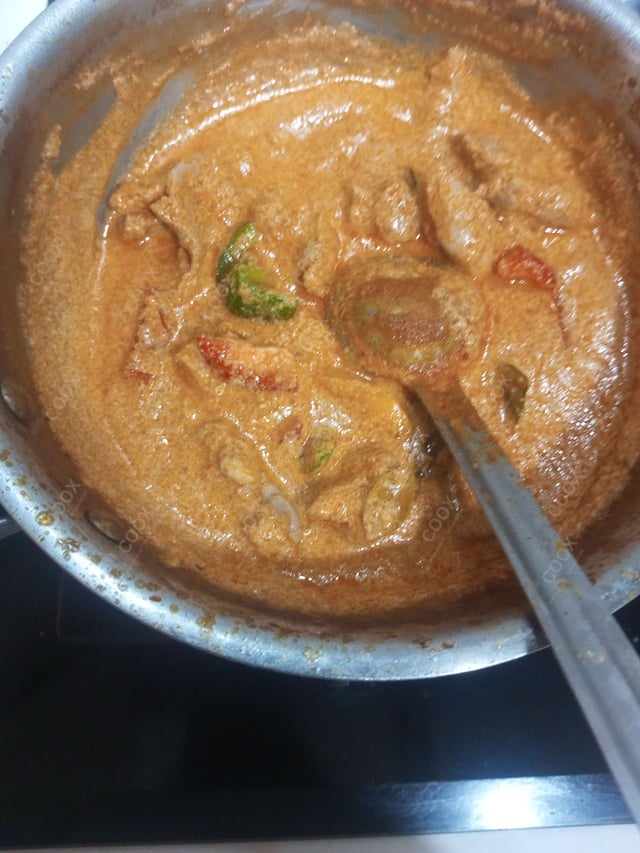 Delicious Red Thai Chicken Curry prepared by COOX