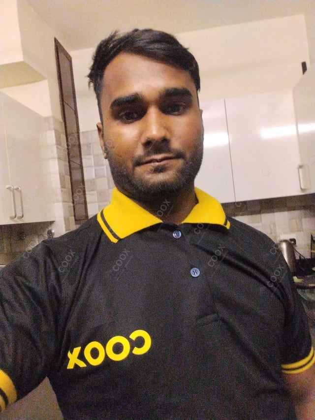 Chef from COOX at bookings. Professional cooks chefs at home