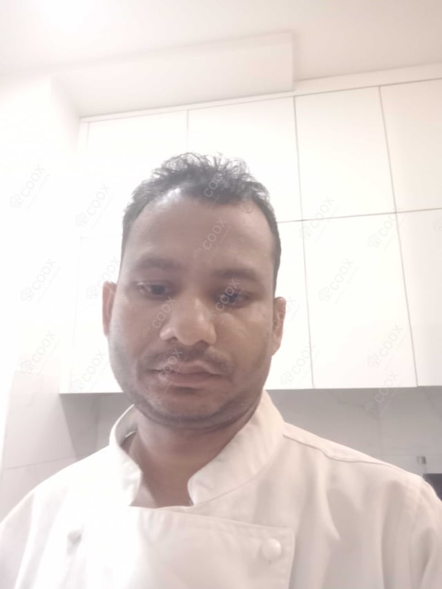 Chef from COOX at bookings. Professional cooks chefs at home