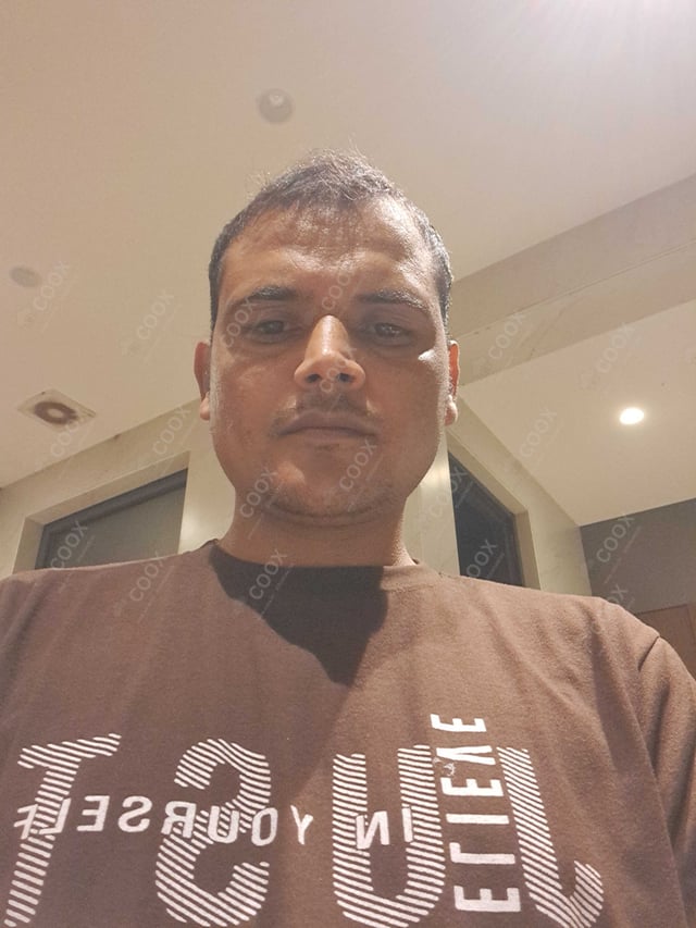 Chef from COOX at bookings. Professional cooks chefs at home