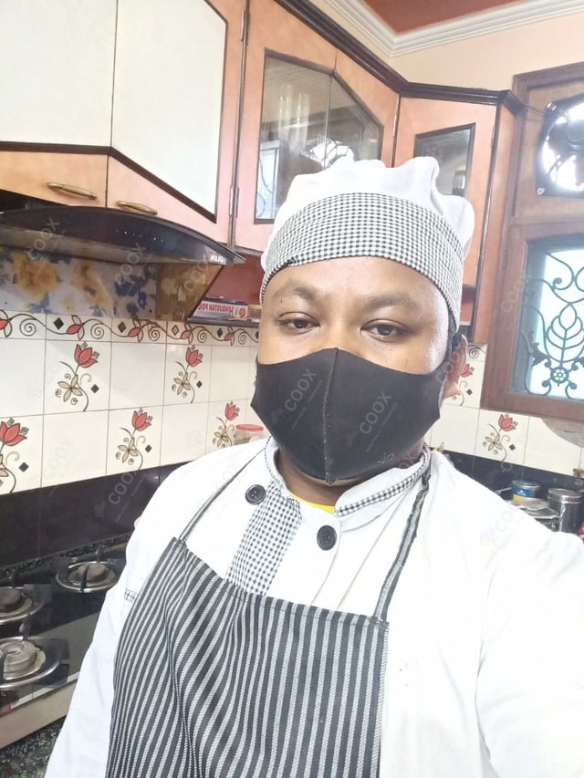 Chef from COOX at bookings. Professional cooks chefs at home