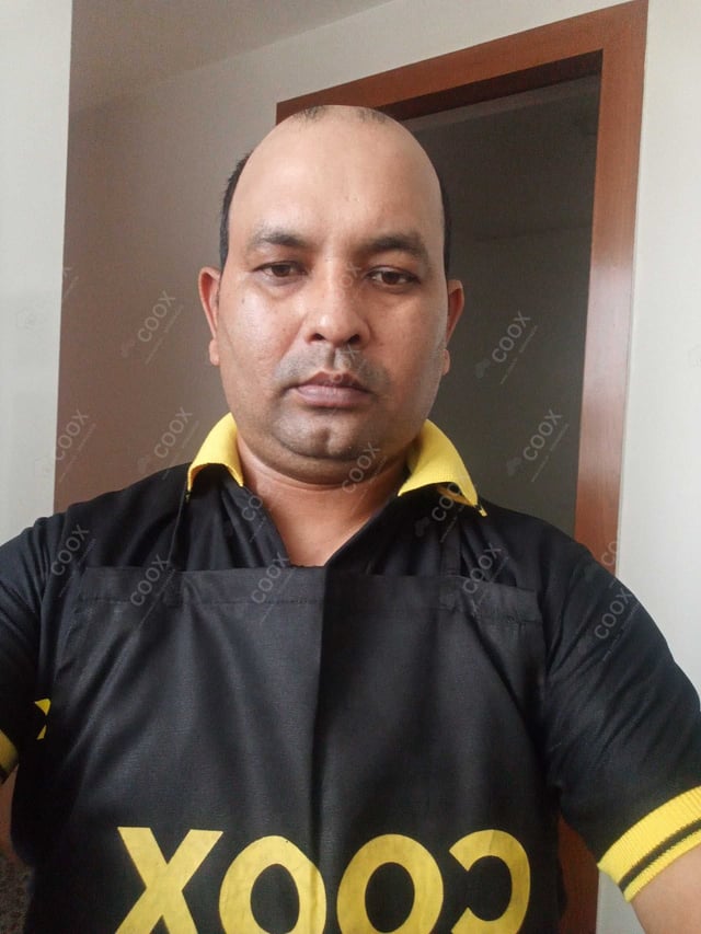 Chef from COOX at bookings. Professional cooks chefs at home