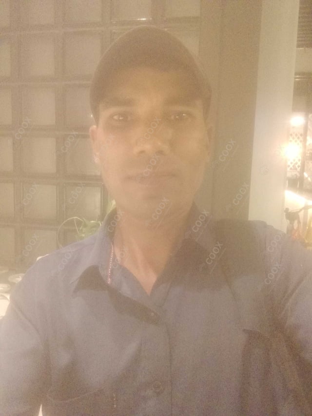 Chef from COOX at bookings. Professional cooks chefs at home