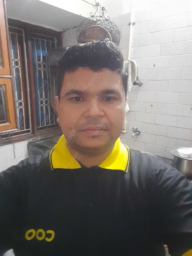 Chef from COOX at bookings. Professional cooks chefs at home