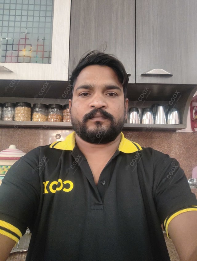 Chef from COOX at bookings. Professional cooks chefs at home