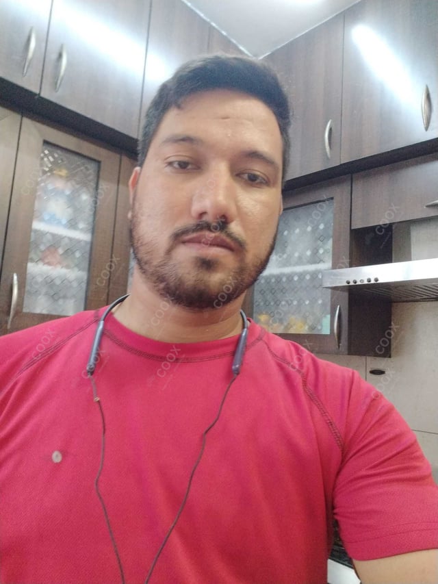 Chef from COOX at bookings. Professional cooks chefs at home