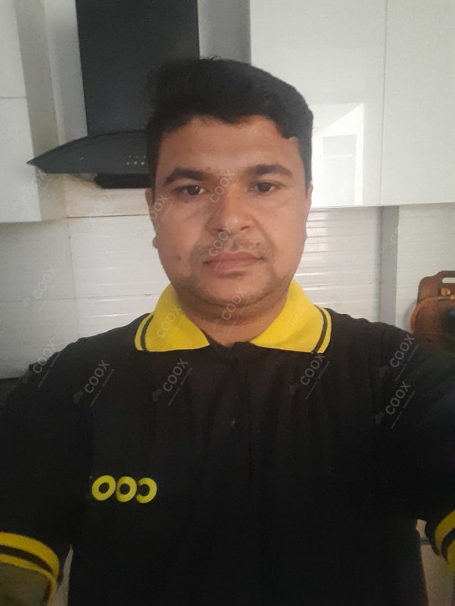 Chef from COOX at bookings. Professional cooks chefs at home