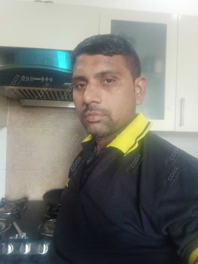 Chef from COOX at bookings. Professional cooks chefs at home