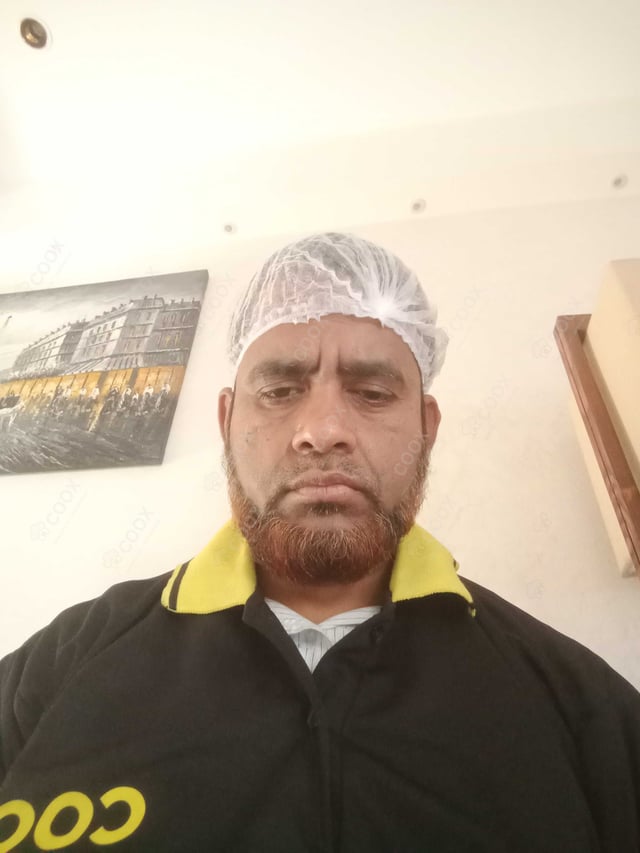 Chef from COOX at bookings. Professional cooks chefs at home