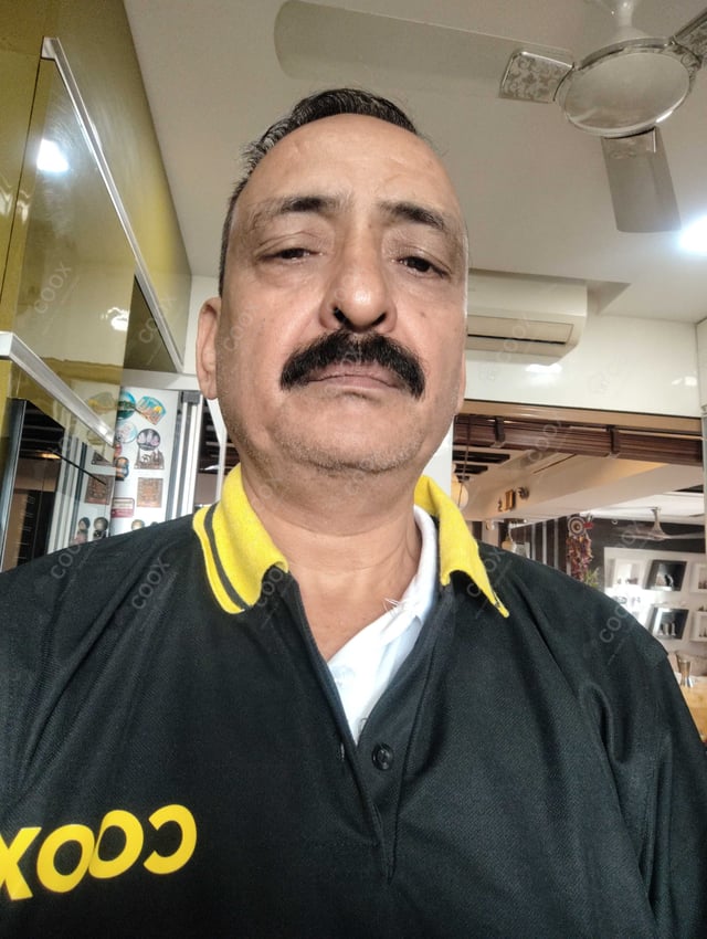 Chef from COOX at bookings. Professional cooks chefs at home