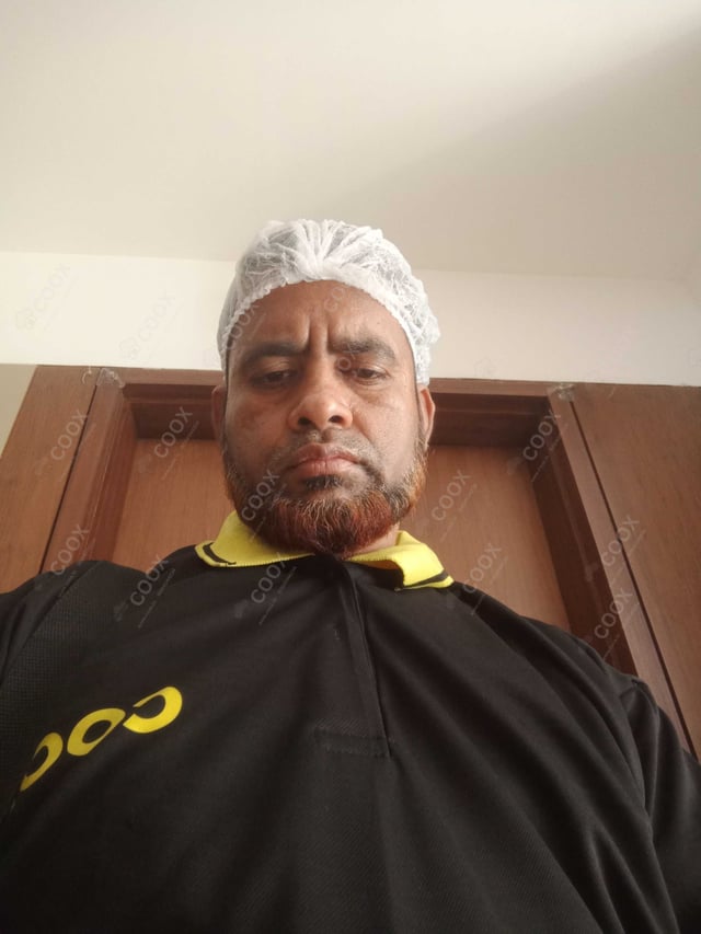 Chef from COOX at bookings. Professional cooks chefs at home