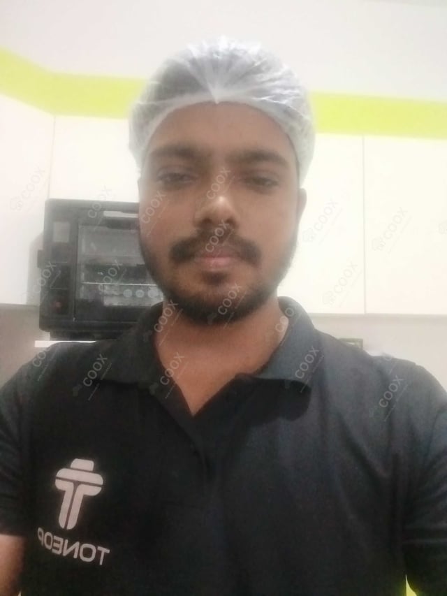 Chef from COOX at bookings. Professional cooks chefs at home