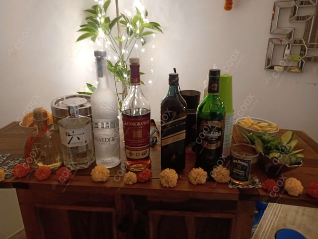 Delicious Regular Soft Drinks, Hard Drinks, Beers, Juices, W prepared by COOX