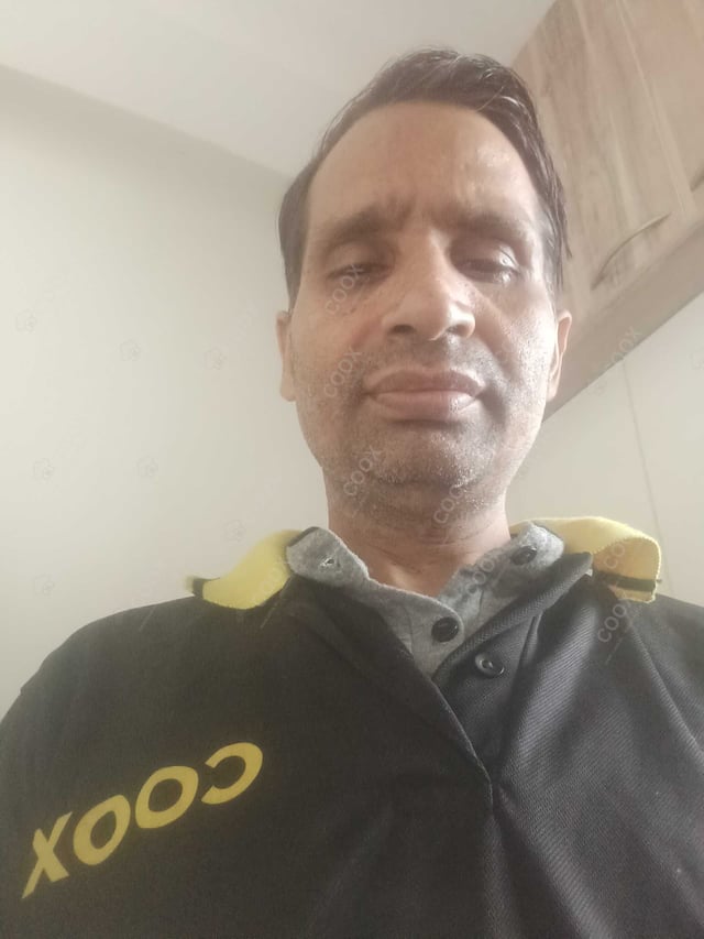 Chef from COOX at bookings. Professional cooks chefs at home