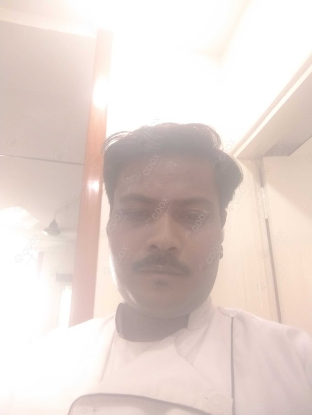 Chef from COOX at bookings. Professional cooks chefs at home