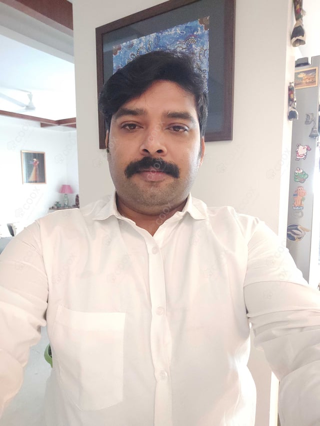 Chef from COOX at bookings. Professional cooks chefs at home