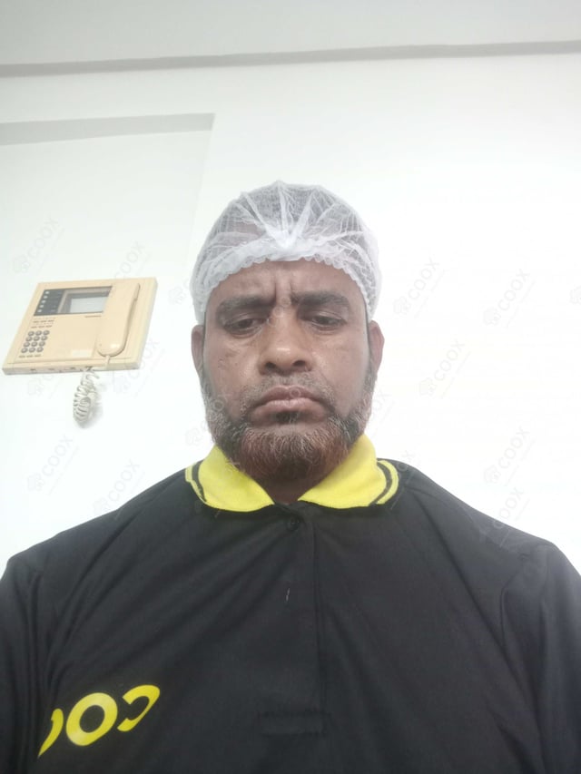 Chef from COOX at bookings. Professional cooks chefs at home