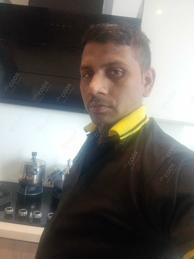 Chef from COOX at bookings. Professional cooks chefs at home