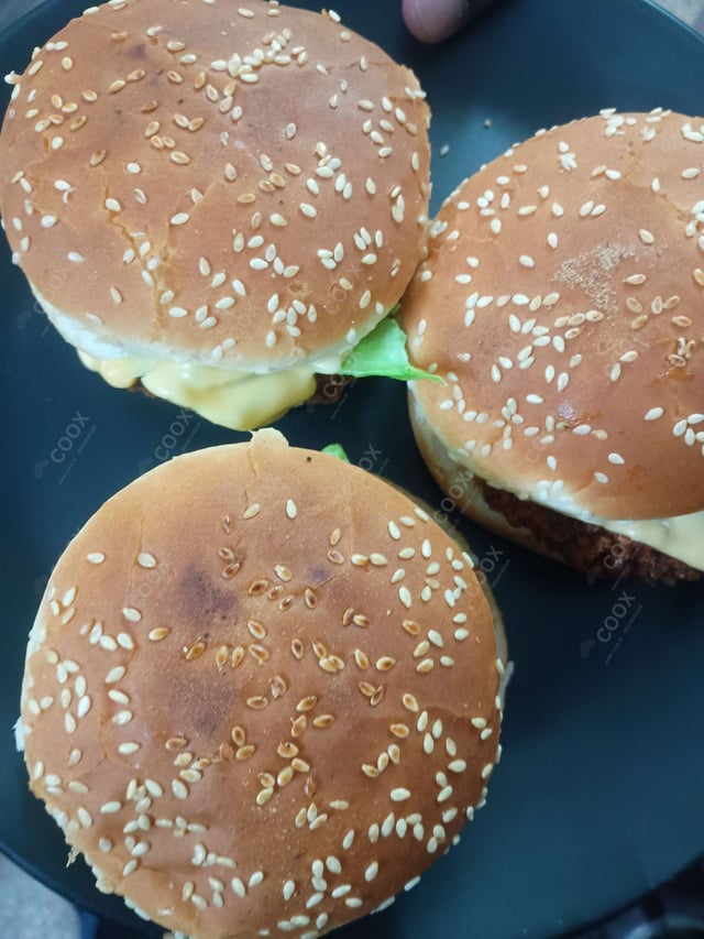 Tasty Lamb Burgers cooked by COOX chefs cooks during occasions parties events at home