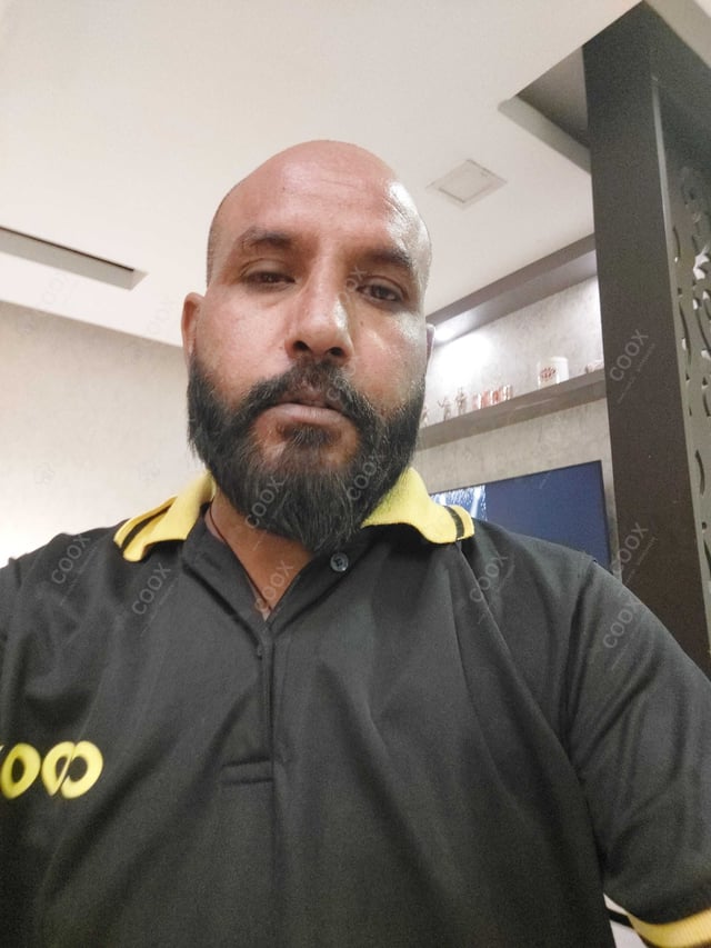 Chef from COOX at bookings. Professional cooks chefs at home