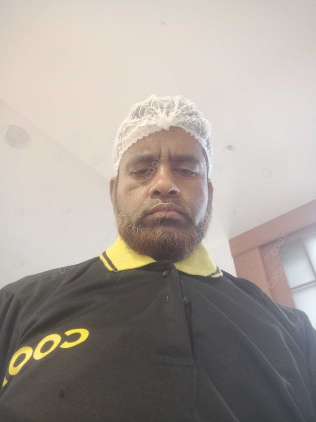 Chef from COOX at bookings. Professional cooks chefs at home