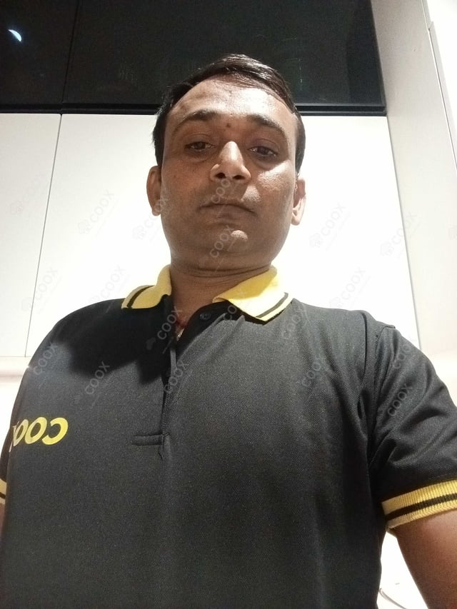 Chef from COOX at bookings. Professional cooks chefs at home