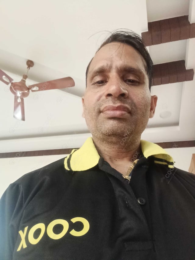 Chef from COOX at bookings. Professional cooks chefs at home