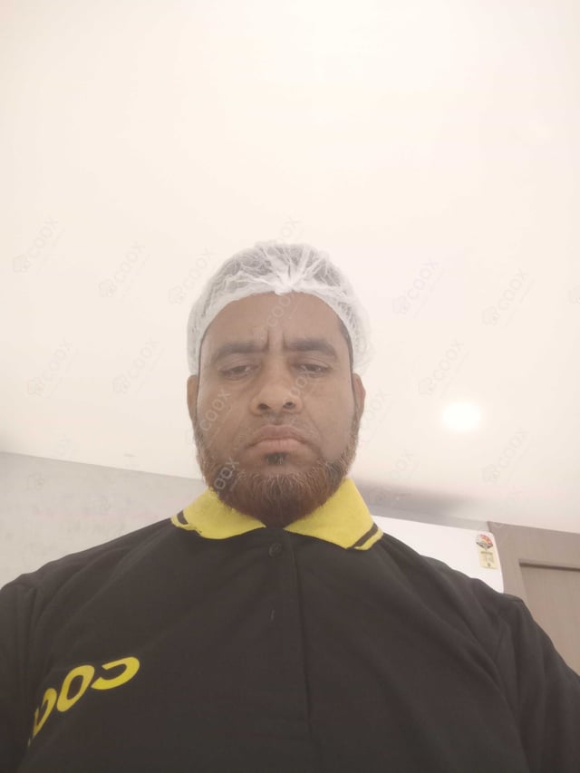 Chef from COOX at bookings. Professional cooks chefs at home