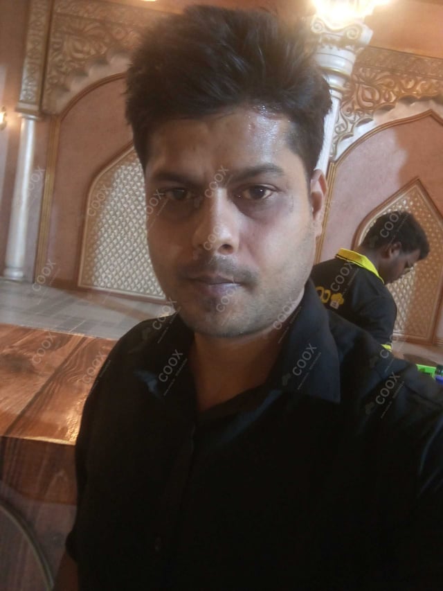 Chef from COOX at bookings. Professional cooks chefs at home