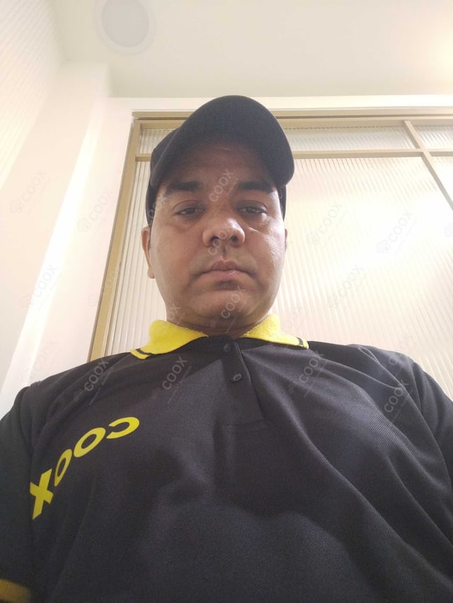 Chef from COOX at bookings. Professional cooks chefs at home