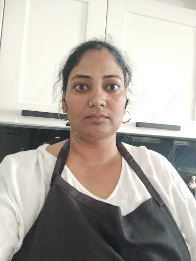 Chef from COOX at bookings. Professional cooks chefs at home