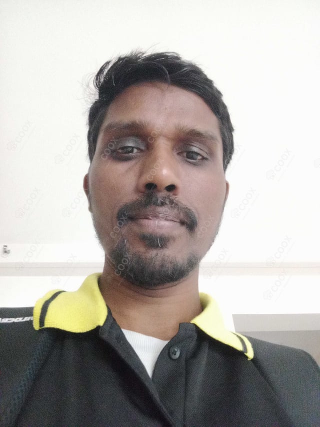 Chef from COOX at bookings. Professional cooks chefs at home