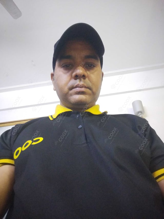 Chef from COOX at bookings. Professional cooks chefs at home