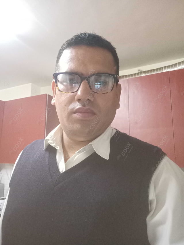 Chef from COOX at bookings. Professional cooks chefs at home