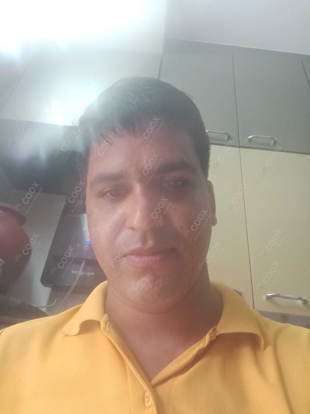 Chef from COOX at bookings. Professional cooks chefs at home