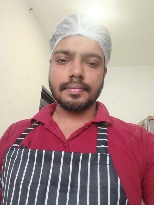 Chef from COOX at bookings. Professional cooks chefs at home