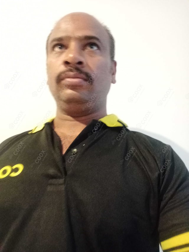 Chef from COOX at bookings. Professional cooks chefs at home