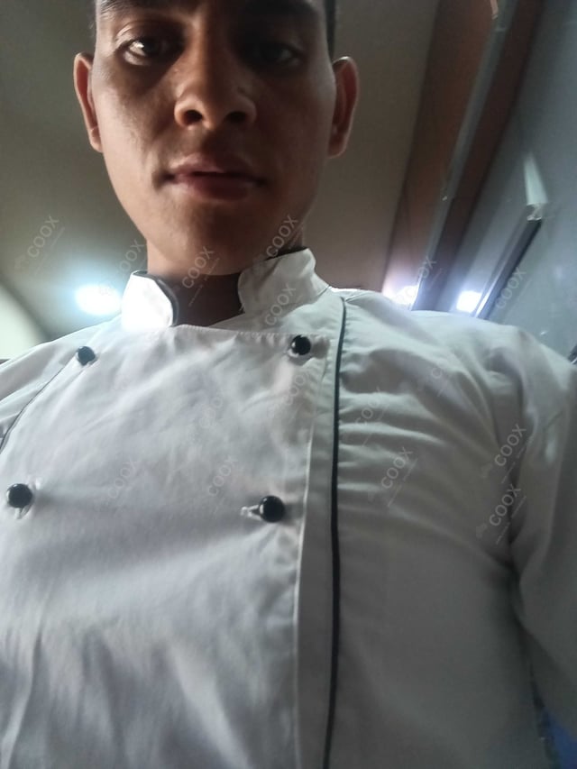 Chef from COOX at bookings. Professional cooks chefs at home