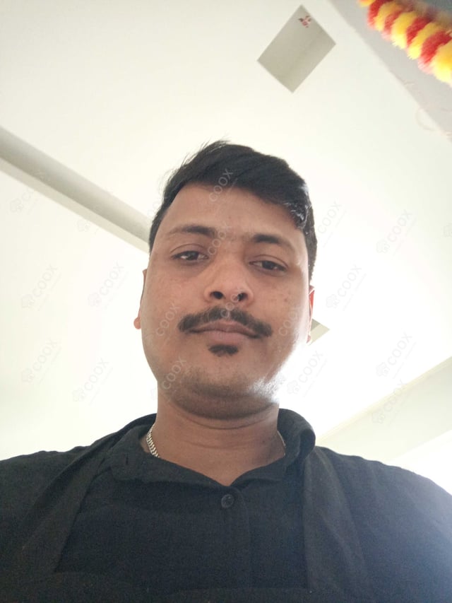 Chef from COOX at bookings. Professional cooks chefs at home