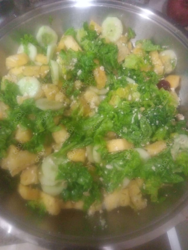 Tasty Garden Fresh Salad cooked by COOX chefs cooks during occasions parties events at home